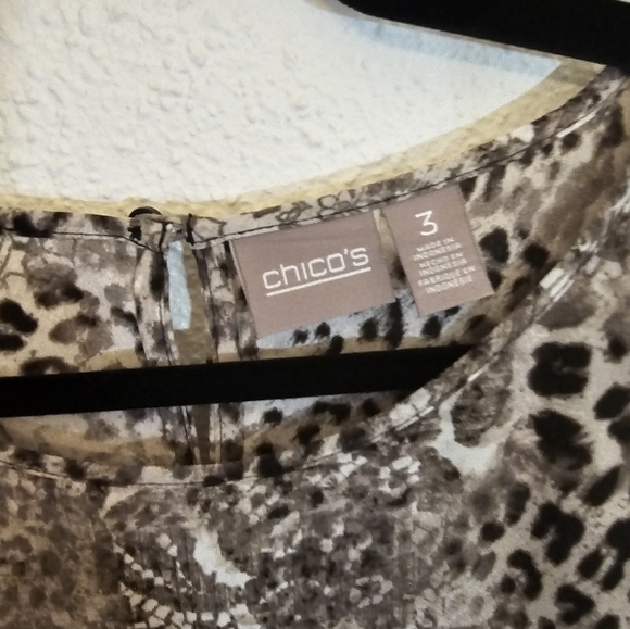 Chico's Size 3 Leopard Print Long Sleeve Blouse - Picture 4 of 11